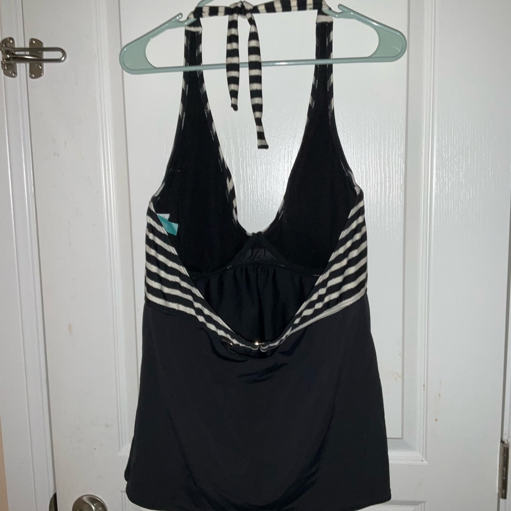 Swim top - Picture 2 of 3